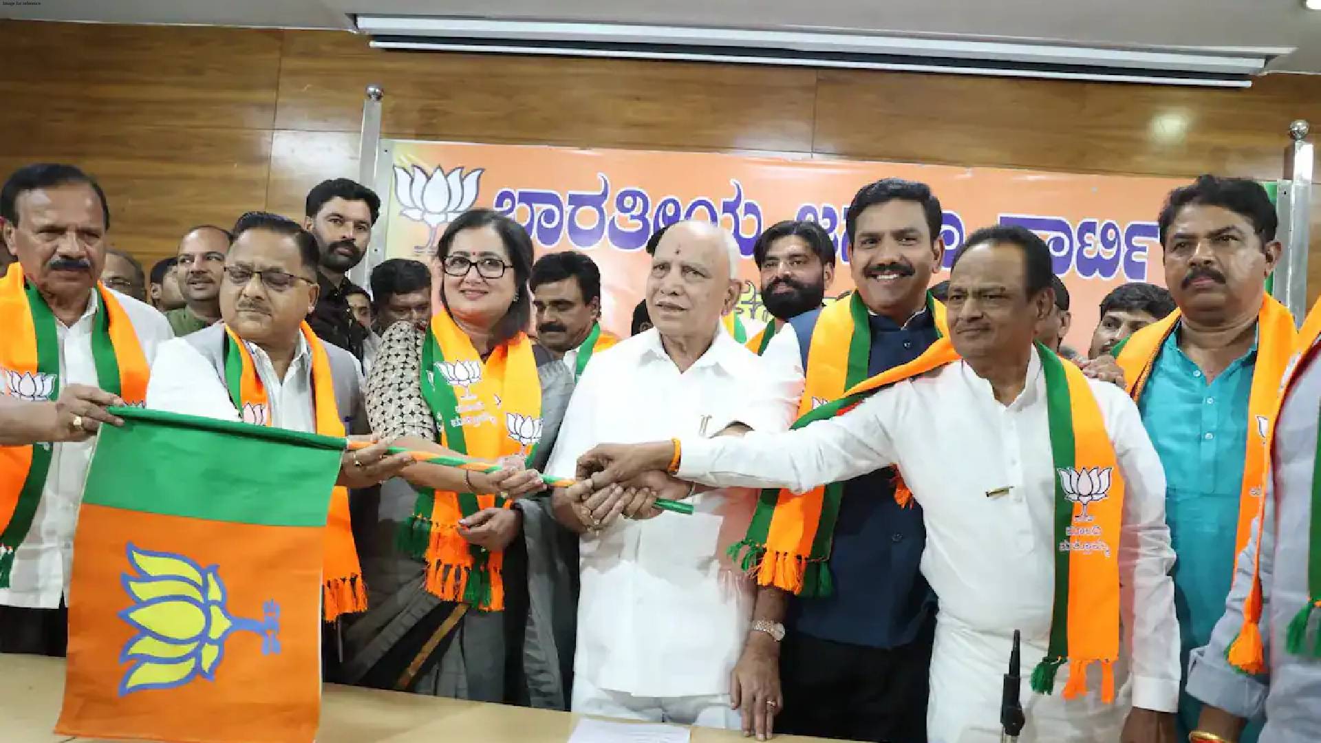 Independent MP Sumalatha Ambareesh joins BJP in a boost to NDA ahead of LS polls